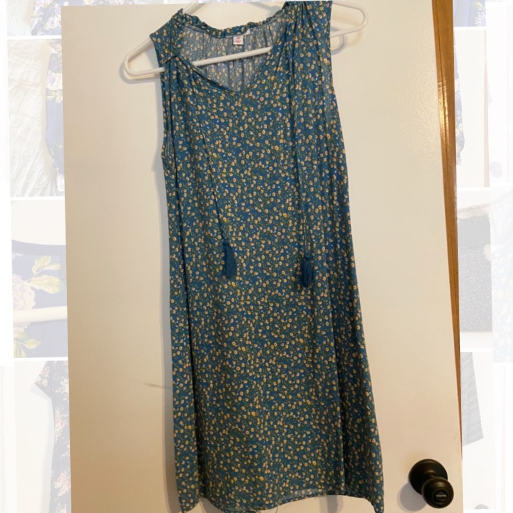 Floral shift dress with tassel detail